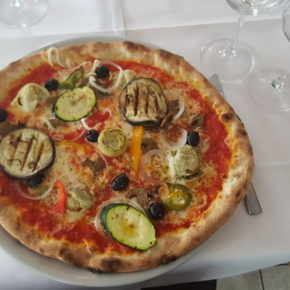 Gemüsepizza - Ristorante Pizzeria CINQUE LIRE